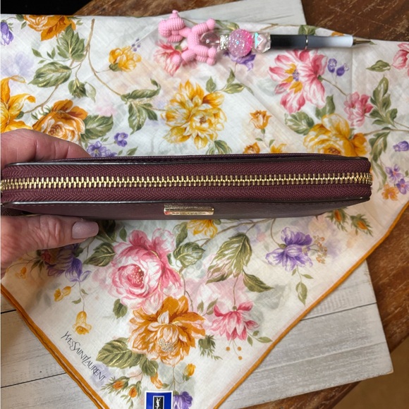 Kate Spade Laurel Way Stacy Wallet in Deep Plum. Beautiful saffiano leather - Picture 3 of 13